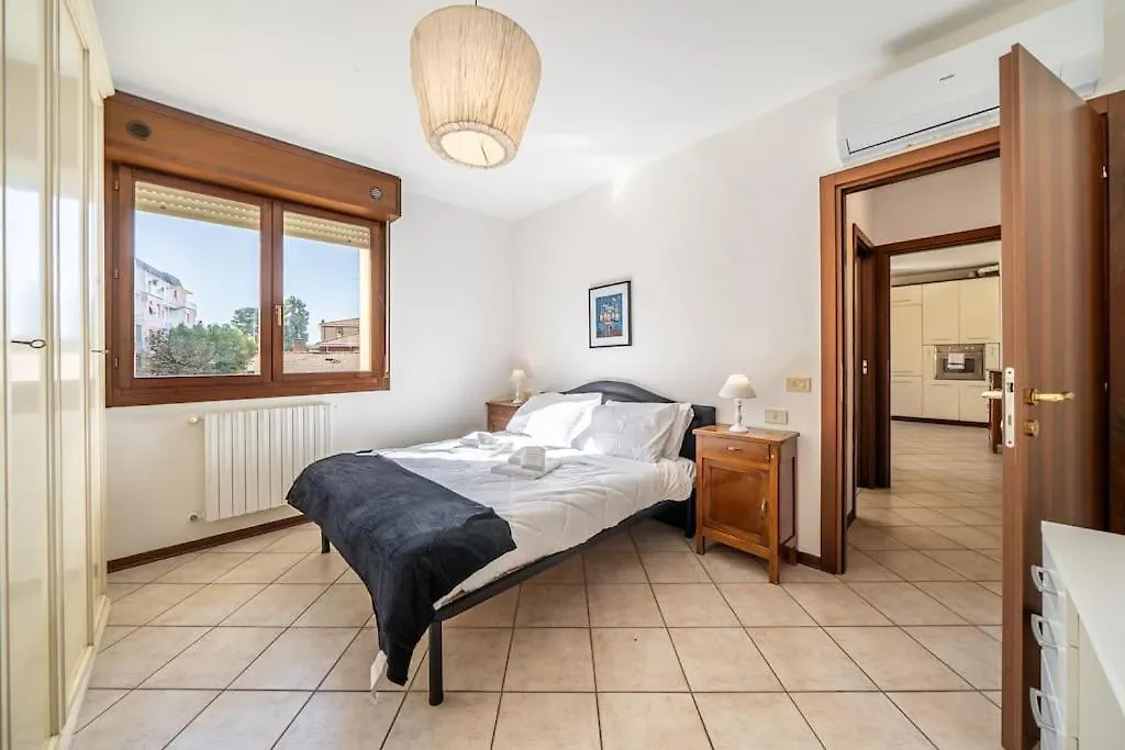 Policlinico - Grazioso Appartamento E Free Parking Modena Apartment